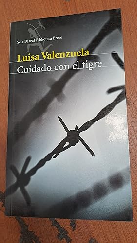 Image du vendeur pour Cuidado con el tigre mis en vente par Libros nicos