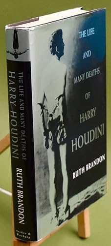 Image du vendeur pour The Life and Many Deaths of Harry Houdini mis en vente par Libris Books