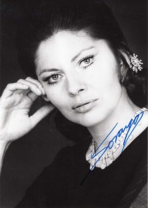 Soraya Esfandiary-Bakhtiari Autograph | signed vintage photographs