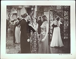 Immagine del venditore per Stand-In 8 x 10 Still 1937 Leslie Howard, Joan Blondell, Humphrey Bogart venduto da AcornBooksNH