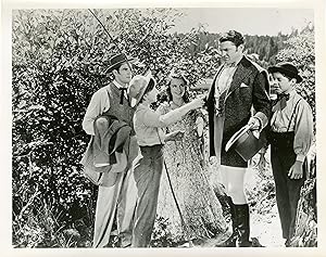 Seller image for "TOM SAWYER DETECTIVE" R�alis� par Louis KING en 1938 d'apr�s le roman de Mark TWAIN avec de gauche � droite: Phil WARREN, Donald O'CONNOR, Janet WALDO, Edward PAWLEY, Billy COOK / Photo originale PARAMOUNT n� 1763-?/13 (1938) for sale by Mad-Museum