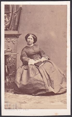 Seller image for Baronesse de Vaux Devaux / Portrait CDV Foto Photo vintage noblesse Adel for sale by Antiquariat Steffen Vlkel GmbH