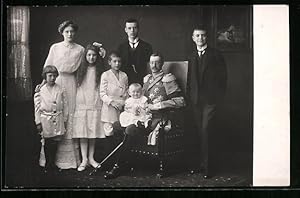 Ansichtskarte Wilhelm Karl Herzog von Urach mit seiner Familie, mit original Autograph