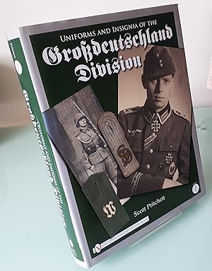 Immagine del venditore per Uniforms & Insignia of the Grossdeutschland Division: Volume 1 venduto da Dandy Lion Editions