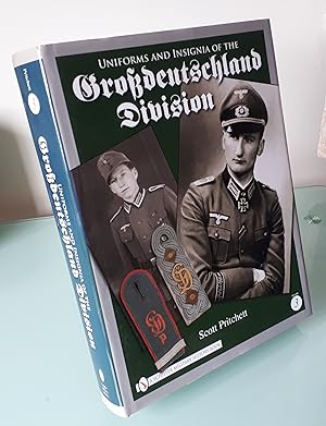 Immagine del venditore per Uniforms & Insignia of the Grossdeutschland Division: Volume 3 venduto da Dandy Lion Editions