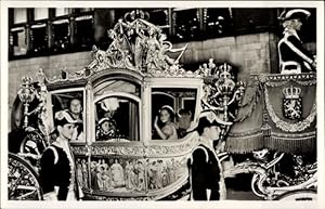 Bild des Verkäufers für Ansichtskarte / Postkarte Niederländisches Königshaus, Amsterdam, Goldene Kutsche, Einweihung der neuen Kirche 1948 zum Verkauf von akpool GmbH