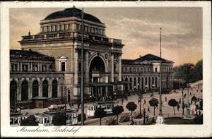 Bild des Verkufers fr Ansichtskarte / Postkarte Mannheim Baden Wrttemberg, Bahnhof, Auenseite, Straenbahnen zum Verkauf von akpool GmbH