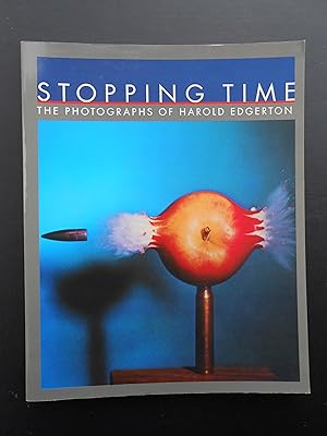 Bild des Verkufers fr STOPPING TIME. The Photographs of Harold Edgerton. zum Verkauf von J. R. Young