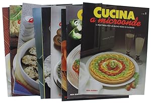 Seller image for CUCINA A MICROONDE. Il ricettario per un nuovo modo di cucinare. Volume primo (in 12 fascicoli, da rilegare).: for sale by Bergoglio Libri d'Epoca