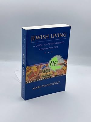 Immagine del venditore per Jewish Living A Guide to Contemporary Reform Practice venduto da True Oak Books