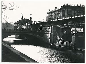 Landwehrkanal. Am Halleschen Tor. (1930).