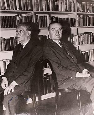 Immagine del venditore per Portrait photograph of Jorge Luis Borges and Manuel Peyrou, Signed by Borges venduto da James Cummins Bookseller, ABAA