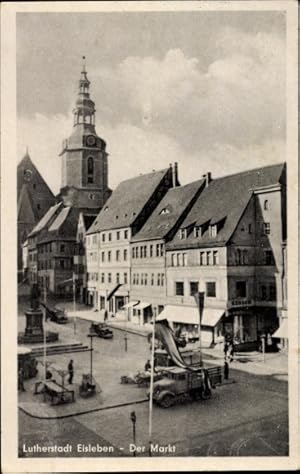 Bild des Verkufers fr Ansichtskarte / Postkarte Lutherstadt Eisleben, Der Markt, Fahrzeuge zum Verkauf von akpool GmbH