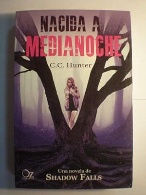 Seller image for Nacida a medianoche for sale by Librera Antonio Azorn
