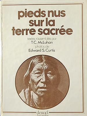 Image du vendeur pour Pieds nus sur la terre sacre mis en vente par Librairie La fort des Livres