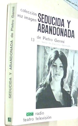Immagine del venditore per Seducida y abandonada de . con textos de . venduto da Librera La Candela