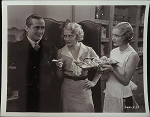 Image du vendeur pour Sob Sister 8 X 10 Still 1931 James Dunn, Linda Watkins, Molly O'Day mis en vente par AcornBooksNH