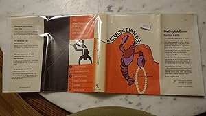 Imagen del vendedor de THE CRAYFISH DINNER BY Carlton Keith , AKA The Elusive Epicure 1966, STATED 1ST EDITION IN DUSTJACKET BY ELLEN RASKIN , Classics Of Crime Fiction,(The sudden disappearance of Jared Cowley, a ransacked, bloodstained bedroom and a missing $150,000 all are elements to indicate foul play. MURDER MYSTERY, a la venta por Bluff Park Rare Books