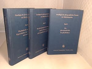 Image du vendeur pour Die Grundlagen der photographischen Prozesse mit Silberhalogeniden. Band 1: Physikalische und chemische Eigenschaften der Silberhalogenide und des Silbers; Band 2: Die photographische Emulsion und die Verarbeitung photographischer Schichten; Band 3: Die photographische Empfindlichkeit. mis en vente par Antiquariat Silvanus - Inhaber Johannes Schaefer