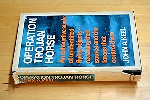 Bild des Verkufers fr Operation Trojan Horse: An Exhaustive Study of Unidentified Flying Objects zum Verkauf von HALCYON BOOKS