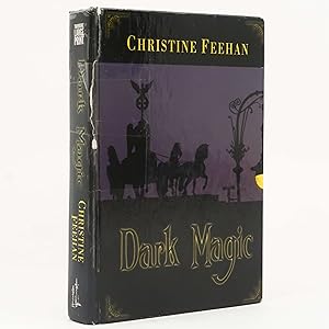 Imagen del vendedor de Dark Magic (The Carpathians, Dark Series, Book 4) Christine Feehan Large Print a la venta por Neutral Balloon Books