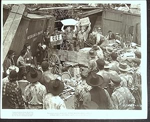 Image du vendeur pour Whispering Smith 8 X 10 Still 1949 Alan Ladd, Robert Preston, Brenda Marshall mis en vente par AcornBooksNH