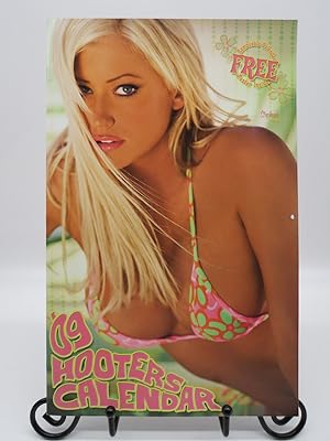 HOOTERS 2009 WALL CALENDAR