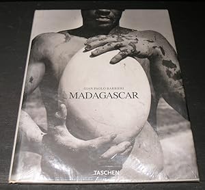 Image du vendeur pour Madagascar mis en vente par powellbooks Somerset UK.