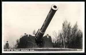 Postcard Coast Defence Gun, Soldaten in Uniform mit Kanone