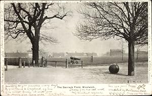Imagen del vendedor de Ansichtskarte / Postkarte Woolwich London England, The Barrack Field, Kanone, Kugel a la venta por akpool GmbH