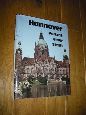 Seller image for Hannover. Portrt einer Stadt for sale by Versandantiquariat Rainer Kocherscheidt