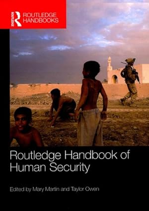 Imagen del vendedor de Routledge Handbook of Human Security a la venta por GreatBookPricesUK