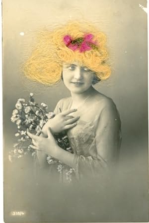 Echthaar Ansichtskarte / Postkarte Portrait einer Frau, Blumen