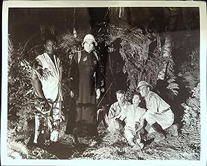 Bild des Verkufers fr The Vampire's Ghost 8 x 10 Still 1945 John Abbott, Peggy Stewart, Charles Gordon zum Verkauf von AcornBooksNH