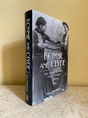 Imagen del vendedor de Bonnie and Clyde | The Lives Behind the Legend a la venta por Little Stour Books PBFA Member
