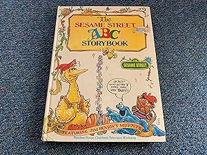 Image du vendeur pour The Sesame Street ABC Storybook mis en vente par Betty Mittendorf /Tiffany Power BKSLINEN