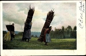 Ansichtskarte / Postkarte Frauen tragen Holz, Zweige, Landwirtschaft