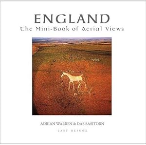 Imagen del vendedor de England: The Mini Book of Aerial Views a la venta por WeBuyBooks