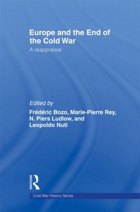 Immagine del venditore per Europe and the End of the Cold War venduto da moluna