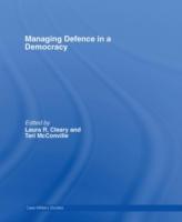 Seller image for Managing Defence in a Democracy for sale by moluna