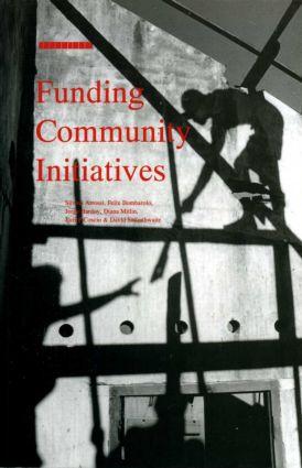 Imagen del vendedor de Funding Community Initiatives a la venta por moluna