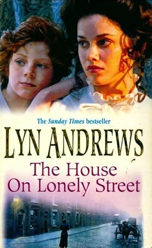 Seller image for The house on lonely street - Lyn Andrews for sale by Book Hmisphres
