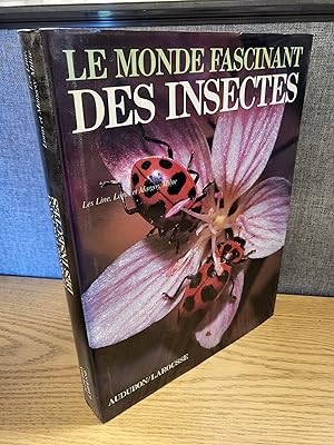 Image du vendeur pour Le Monde fascinant des insectes mis en vente par HGG Books