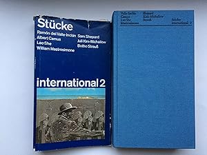 Bild des Verkufers fr Stcke international 2. (Ramon del Valle-Inclan: Glanz der Boheme; Albert Camus: Der Belagerungszustand; Lao She: Das Teehaus; William Mastrosimone: Bis zum uersten; Sam Shepard: Liebestoll; Juli Kim-Michailow: Noah und seine Shne; Botho Strau : Die Fremdenfhrerin) zum Verkauf von Bildungsbuch