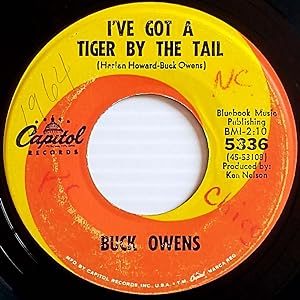 Imagen del vendedor de I've Got A Tiger By The Tail / Cryin' Time [7" 45 rpm Single] a la venta por Kayleighbug Books, IOBA