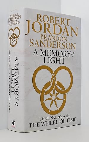 Image du vendeur pour A Memory Of Light (Wheel of Time Book 14) (1st/1st) mis en vente par Durdles Books (IOBA) (PBFA)