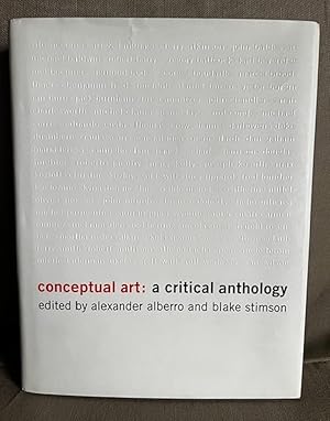 Immagine del venditore per Conceptual Art: A Critical Anthology venduto da EightDeerBooks