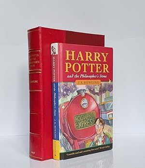 Bild des Verkufers fr Harry Potter and the Philosopher's Stone - ONE OF THE FIVE HUNDRED FIRST EDITION COPIES - INCLUDED IS A SIGNED HOGWARTS CARD LOOSELY INSERTED WITH AN ACCOMPANYING LETTER FROM THE AUTHOR'S P / A FIDDY HENDERSON zum Verkauf von West Hull Rare Books - P.B.F.A.