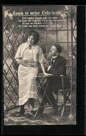Bild des Verkufers fr Foto-Ansichtskarte Photochemie Berlin Nr. 5249: Komm in meine Liebeslaube, Frau sitzt auf Tisch, Mann streichelt ihren Arm zum Verkauf von Bartko-Reher