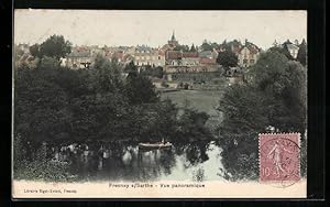 Carte postale Fresnay-sur-Sarthe, Vue panoramique, l`Eglise